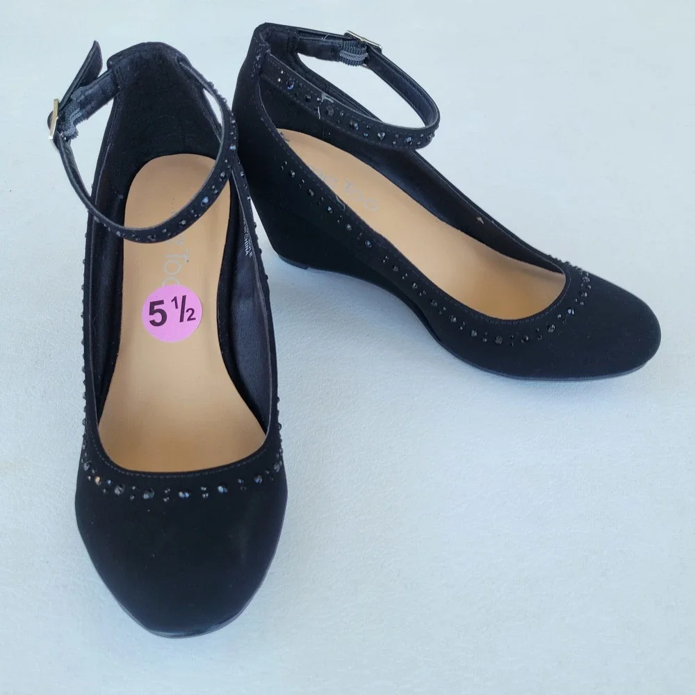 NEW Me Too Mickey1 Wedge Shoes Size 5.5M